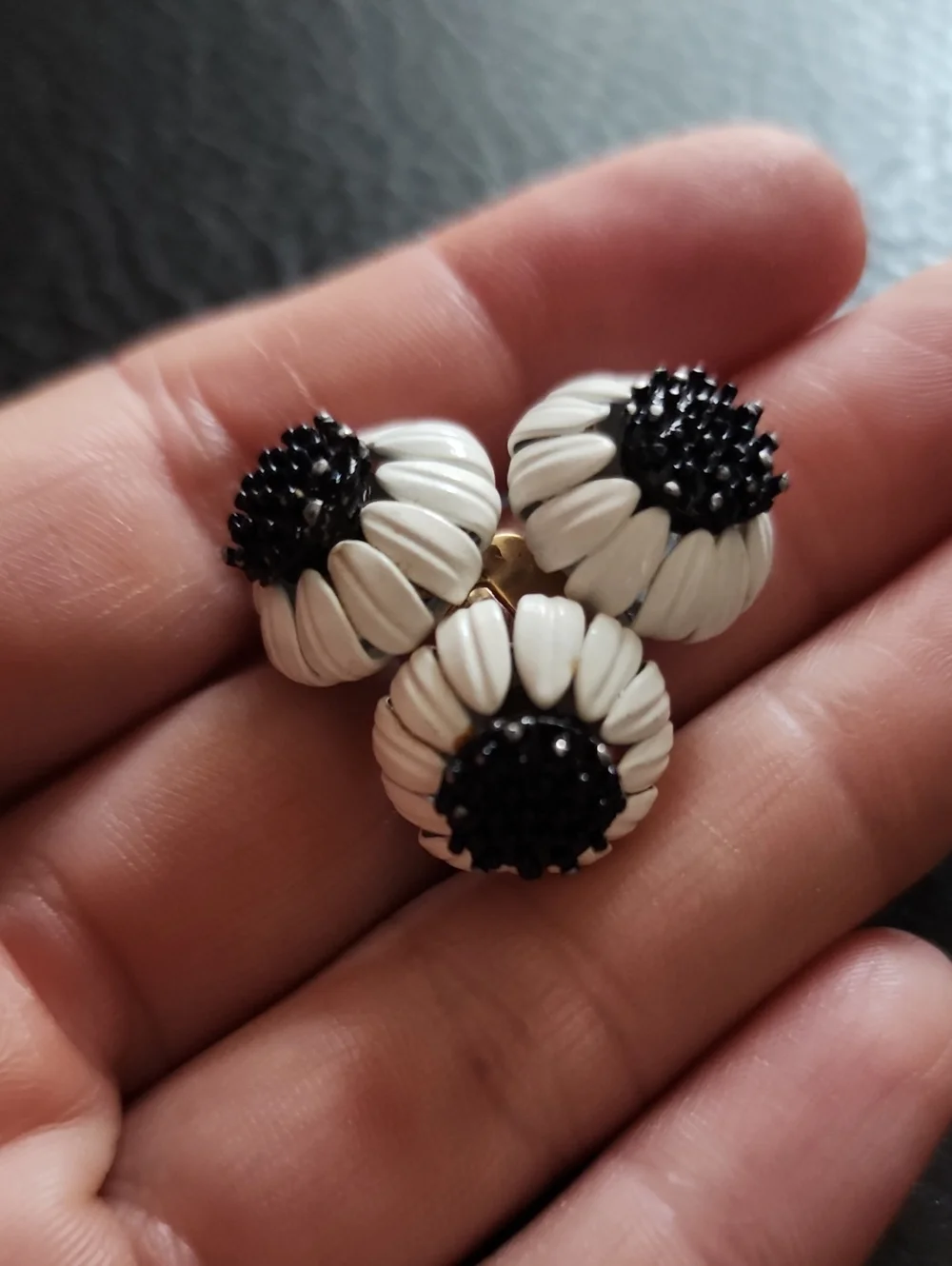 Vintage Black & White Flower Cluster Adjustable Ring